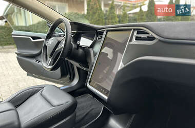 Лифтбек Tesla Model S 2014 в 