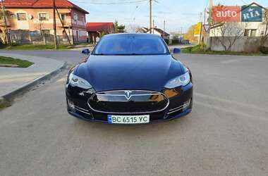 Лифтбек Tesla Model S 2014 в 
