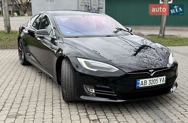 Лифтбек Tesla Model S 2017 в 
