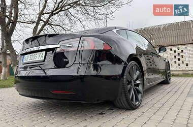 Лифтбек Tesla Model S 2017 в 