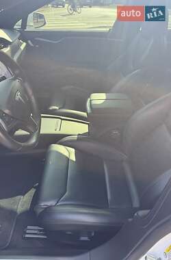 Лифтбек Tesla Model S 2020 в 