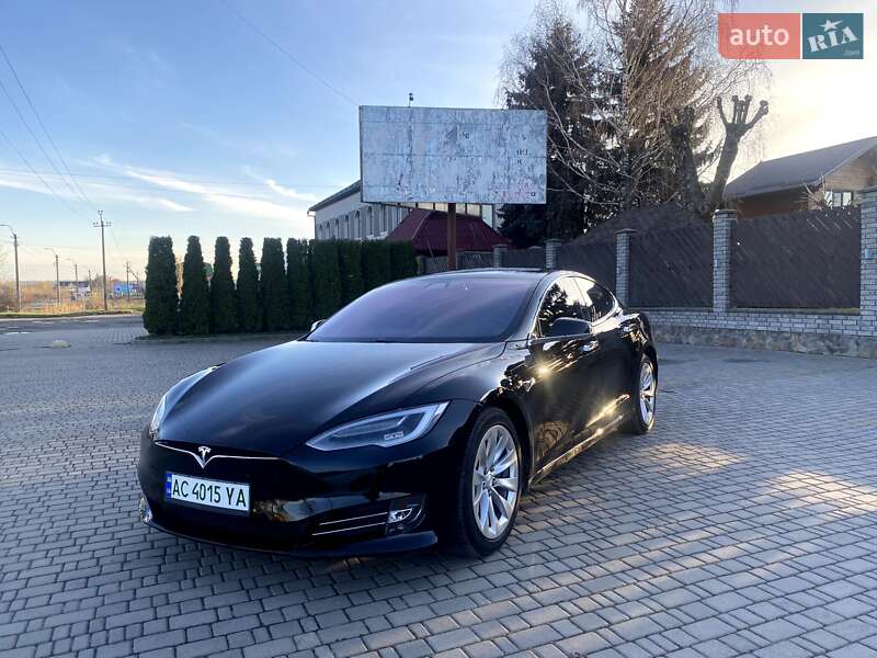 Лифтбек Tesla Model S 2018 в 