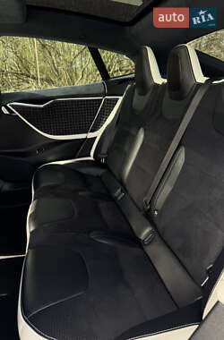 Ліфтбек Tesla Model S 2015 в 