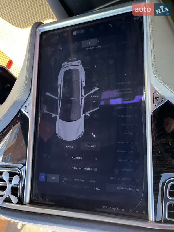Ліфтбек Tesla Model S 2016 в Львові