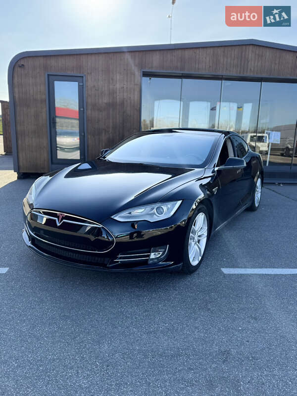 Ліфтбек Tesla Model S 2012 в Києві