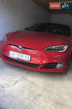 Ліфтбек Tesla Model S 2016 в 
