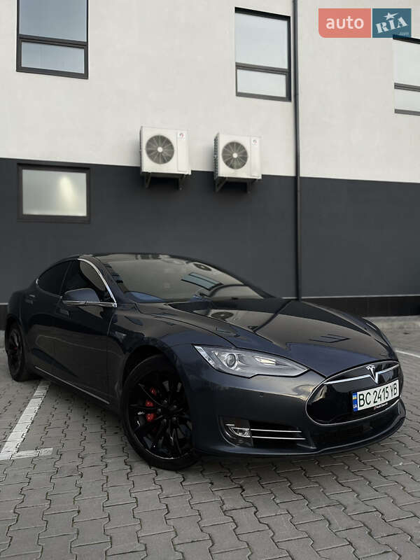 Лифтбек Tesla Model S 2016 в 