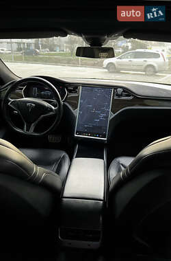 Лифтбек Tesla Model S 2016 в 