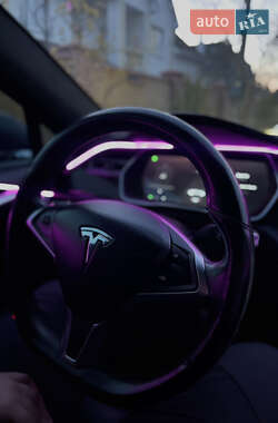 Лифтбек Tesla Model S 2016 в 