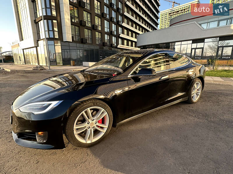 Лифтбек Tesla Model S 2015 в Киеве