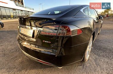 Лифтбек Tesla Model S 2015 в 