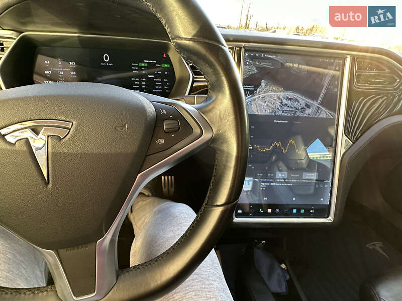Лифтбек Tesla Model S 2015 в Киеве