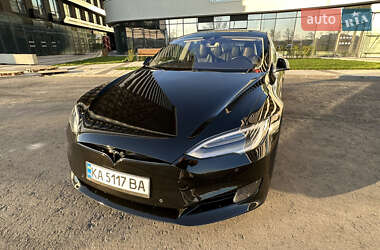 Лифтбек Tesla Model S 2015 в 