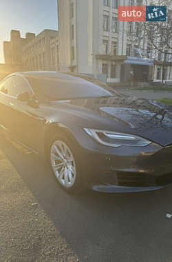Tesla Model S 2017