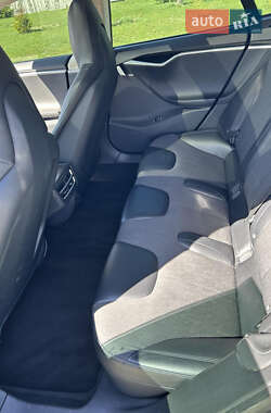 Лифтбек Tesla Model S 2015 в 