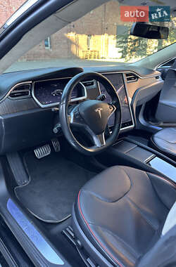 Лифтбек Tesla Model S 2013 в 