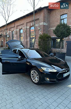 Лифтбек Tesla Model S 2013 в 