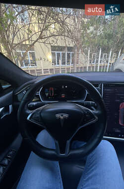 Лифтбек Tesla Model S 2016 в 