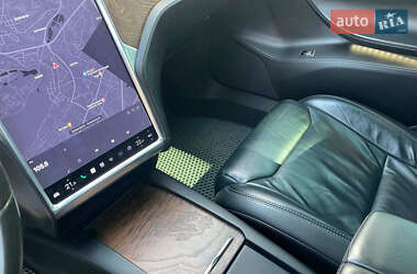 Лифтбек Tesla Model S 2017 в 
