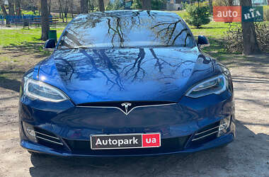 Лифтбек Tesla Model S 2017 в 