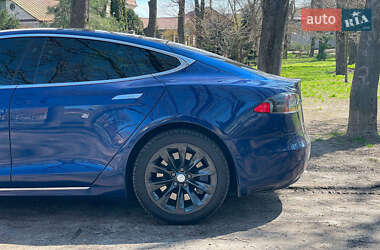 Лифтбек Tesla Model S 2017 в 