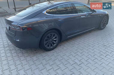Лифтбек Tesla Model S 2019 в 