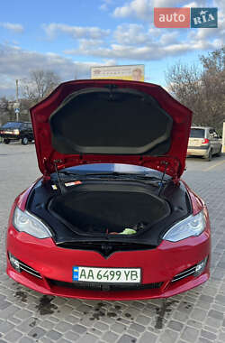 Лифтбек Tesla Model S 2016 в 
