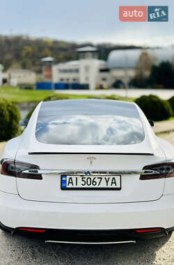 Лифтбек Tesla Model S 2013 в 