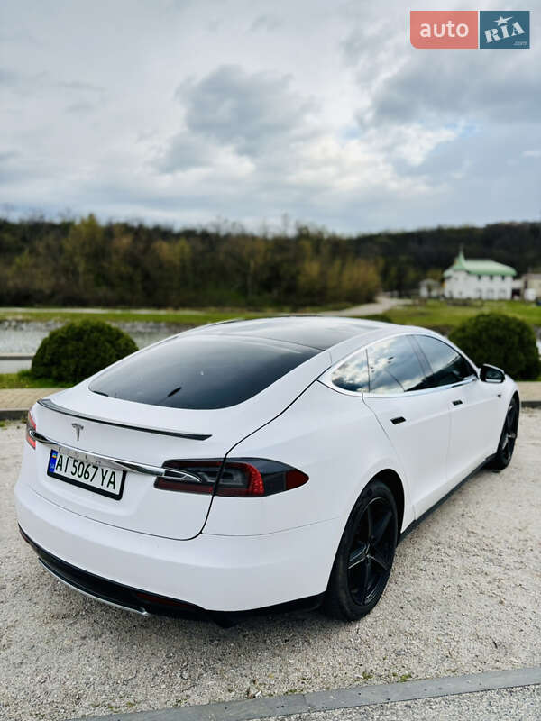 Лифтбек Tesla Model S 2013 в Днепре