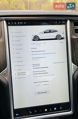 Лифтбек Tesla Model S 2013 в 