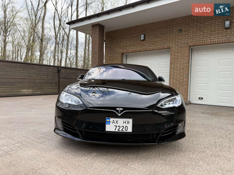 Лифтбек Tesla Model S 2017 в Харькове