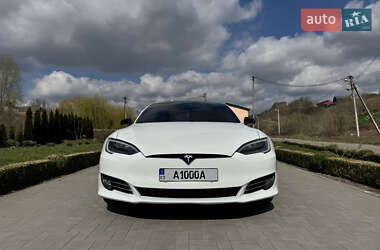 Лифтбек Tesla Model S 2019 в 
