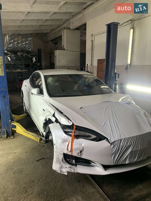 Лифтбек Tesla Model S 2016 в Ровно фото 2 Лифтбек Tesla Model S 2016 в Ровно