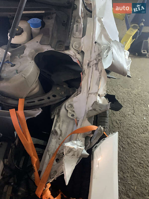 Лифтбек Tesla Model S 2016 в Ровно фото 15 Лифтбек Tesla Model S 2016 в Ровно