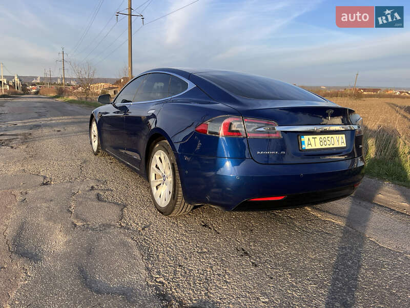Лифтбек Tesla Model S 2017 в Ивано-Франковске