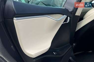 Лифтбек Tesla Model S 2017 в 