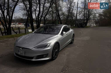 Tesla Model S 2018