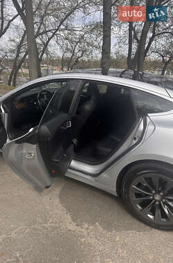 Лифтбек Tesla Model S 2018 в 