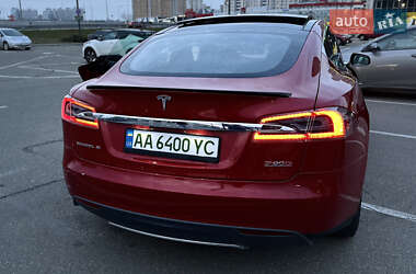 Tesla Model S 2015