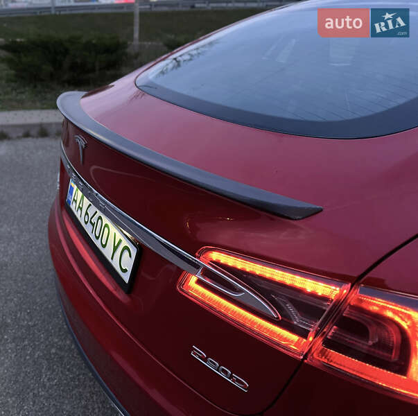 Ліфтбек Tesla Model S 2015 в Києві