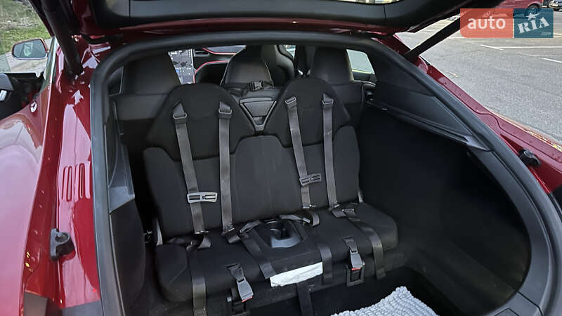 Ліфтбек Tesla Model S 2015 в Києві
