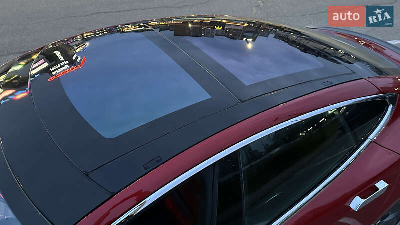 Ліфтбек Tesla Model S 2015 в Києві