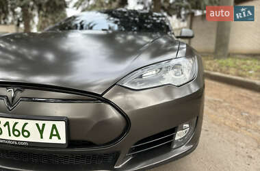 Лифтбек Tesla Model S 2014 в 