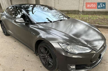 Лифтбек Tesla Model S 2014 в 