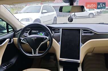 Лифтбек Tesla Model S 2014 в 