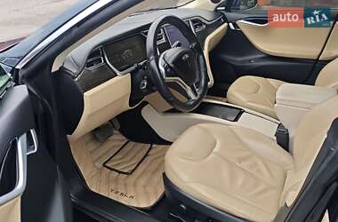 Лифтбек Tesla Model S 2014 в 