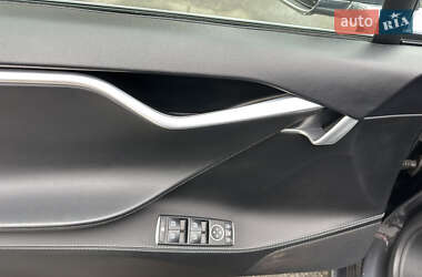 Лифтбек Tesla Model S 2015 в 