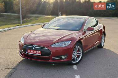 Лифтбек Tesla Model S 2015 в 