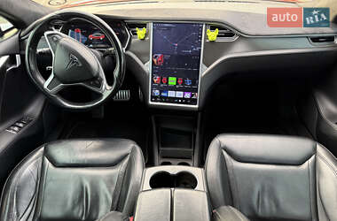 Лифтбек Tesla Model S 2015 в 