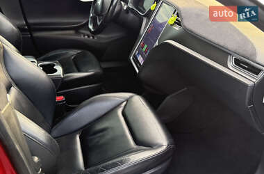Лифтбек Tesla Model S 2015 в 
